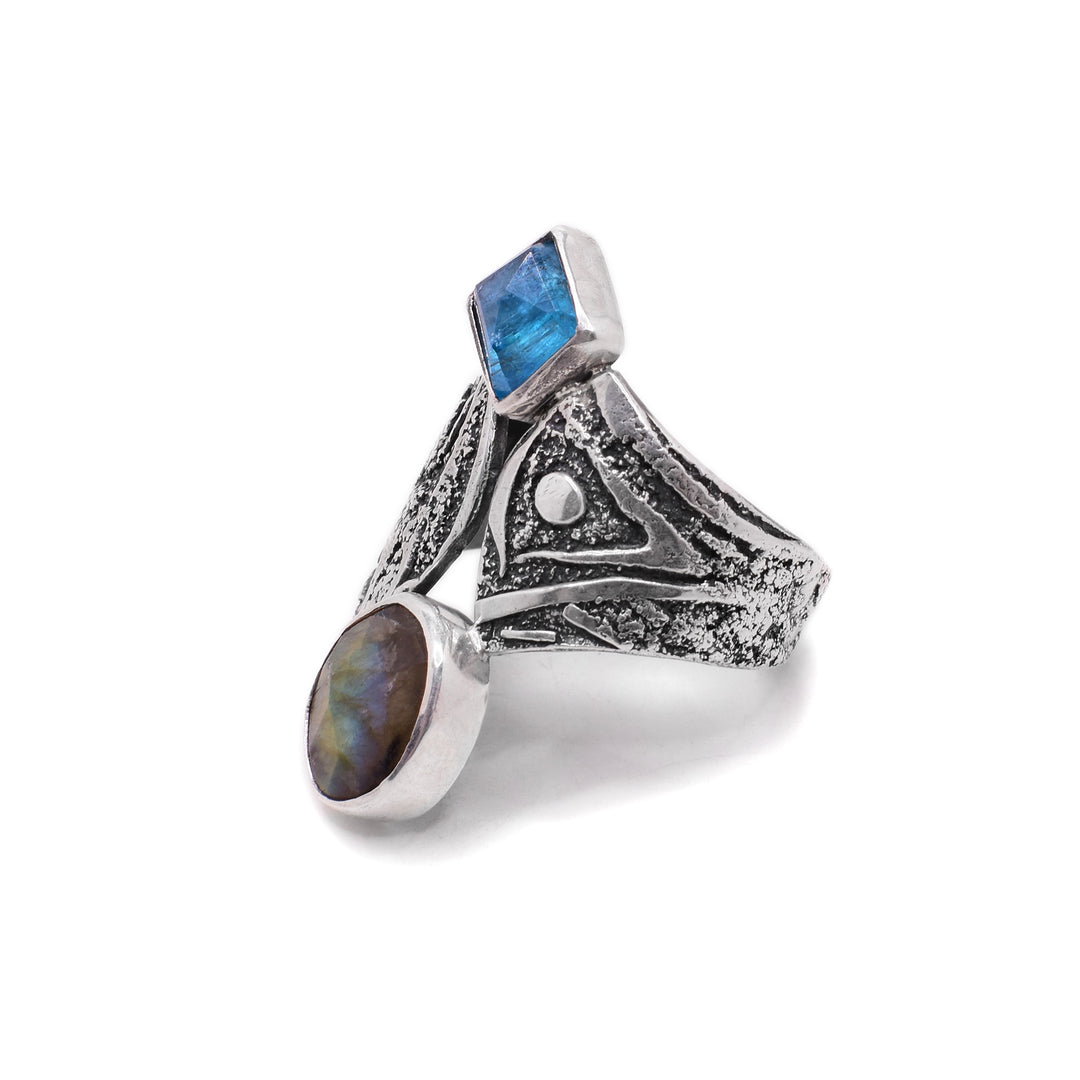 Right side photo of the labradorite ring shows that the ring tapers at the back to a slimmer width.