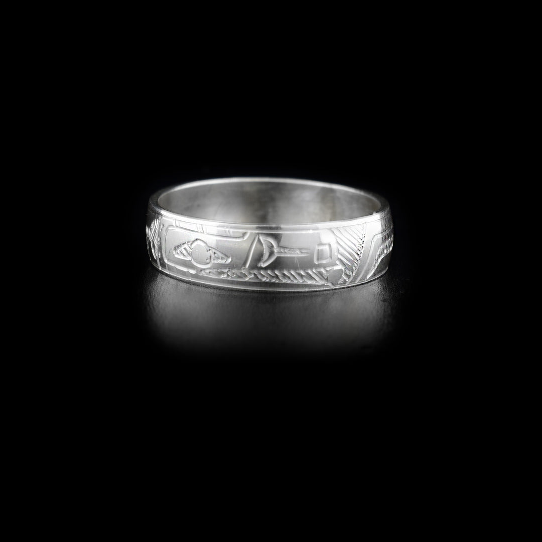 This silver Raven ring is made from sterling silver and has a depiction of the Raven carved into it