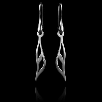 These sterling silver long dangling earrings have thin hangs that drop down and have a split in the middle shaped like a teardrop. The hangs depict a Haida Gwaii character.