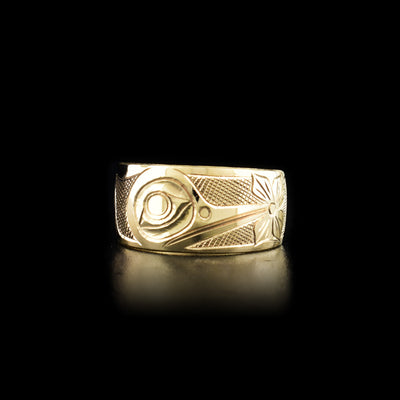 This 14K gold Hummingbird ring has a thick band with a gorgeous depiction of the Hummingbird carved into the surface of it.