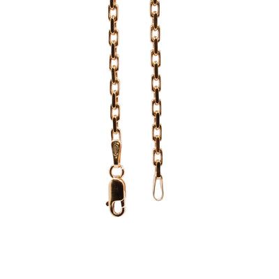 This cable chain necklace is made from 10K gold and has long, rectangular chain links.