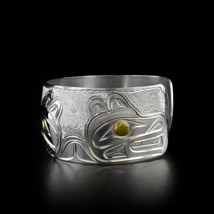 Left side of bracelet featuring the other wolf.