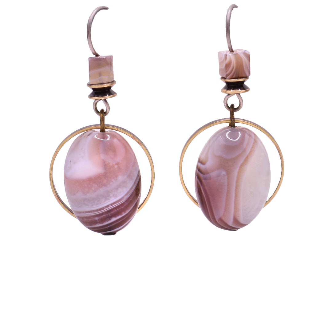 Dangle earrings made of Botswana agate. Titanium hooks. By Honica.