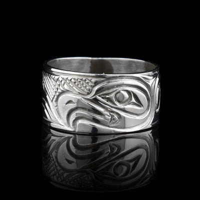 This heavy gauge Eagle ring is made from sterling silver. There are thick carvings on the surface of the band that depicts the Eagle.