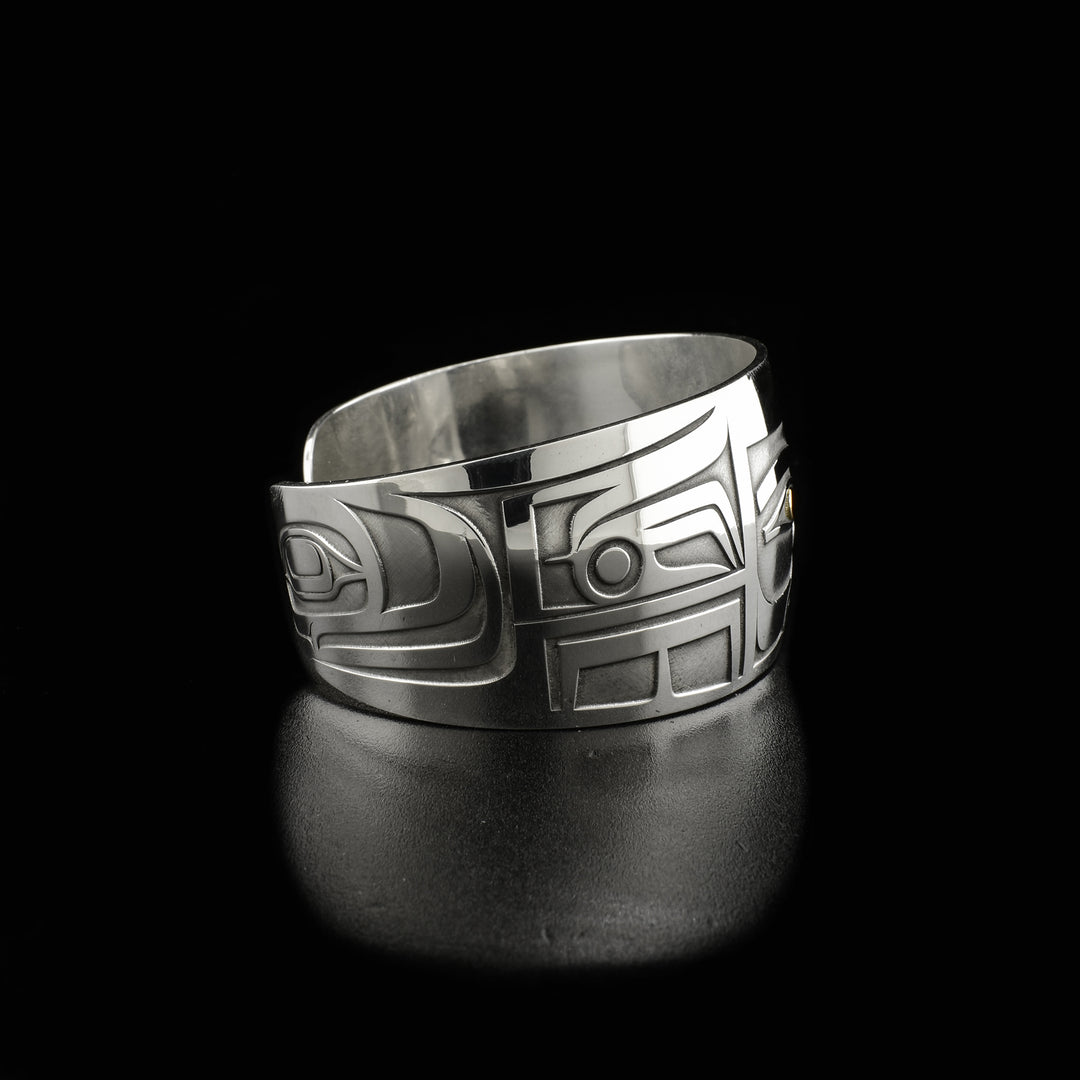 Right side of bracelet depicting 3D designs.
