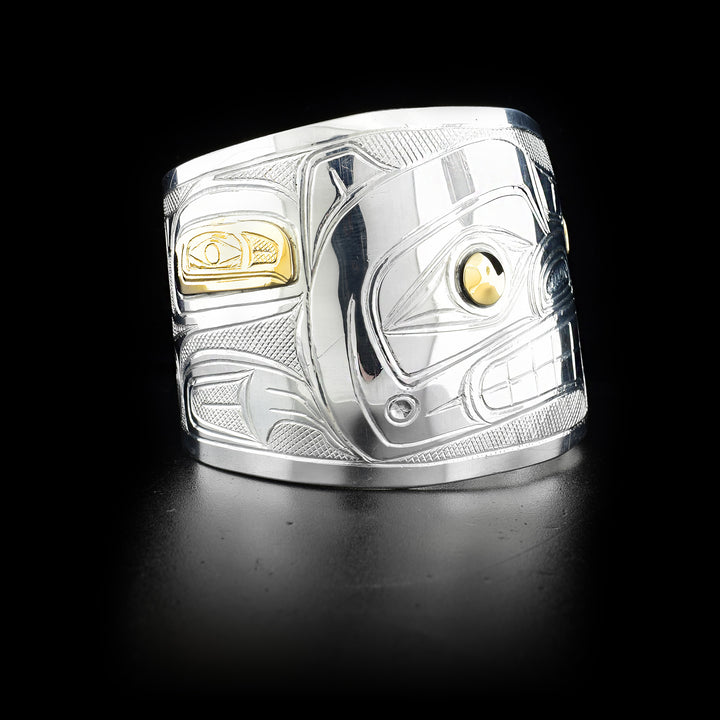 Side-view of bracelet.