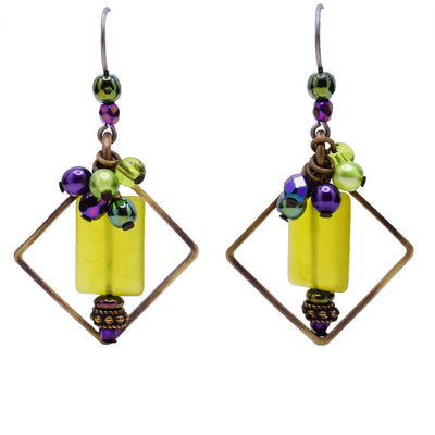 Dangle earrings made of serpentine jade, glass and brass. Titanium hooks. By Honica.