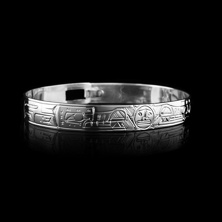 sterling silver Double Wolf and Sun Clasp Bracelet, two wolf heads on either side staring at the sun in the middle.