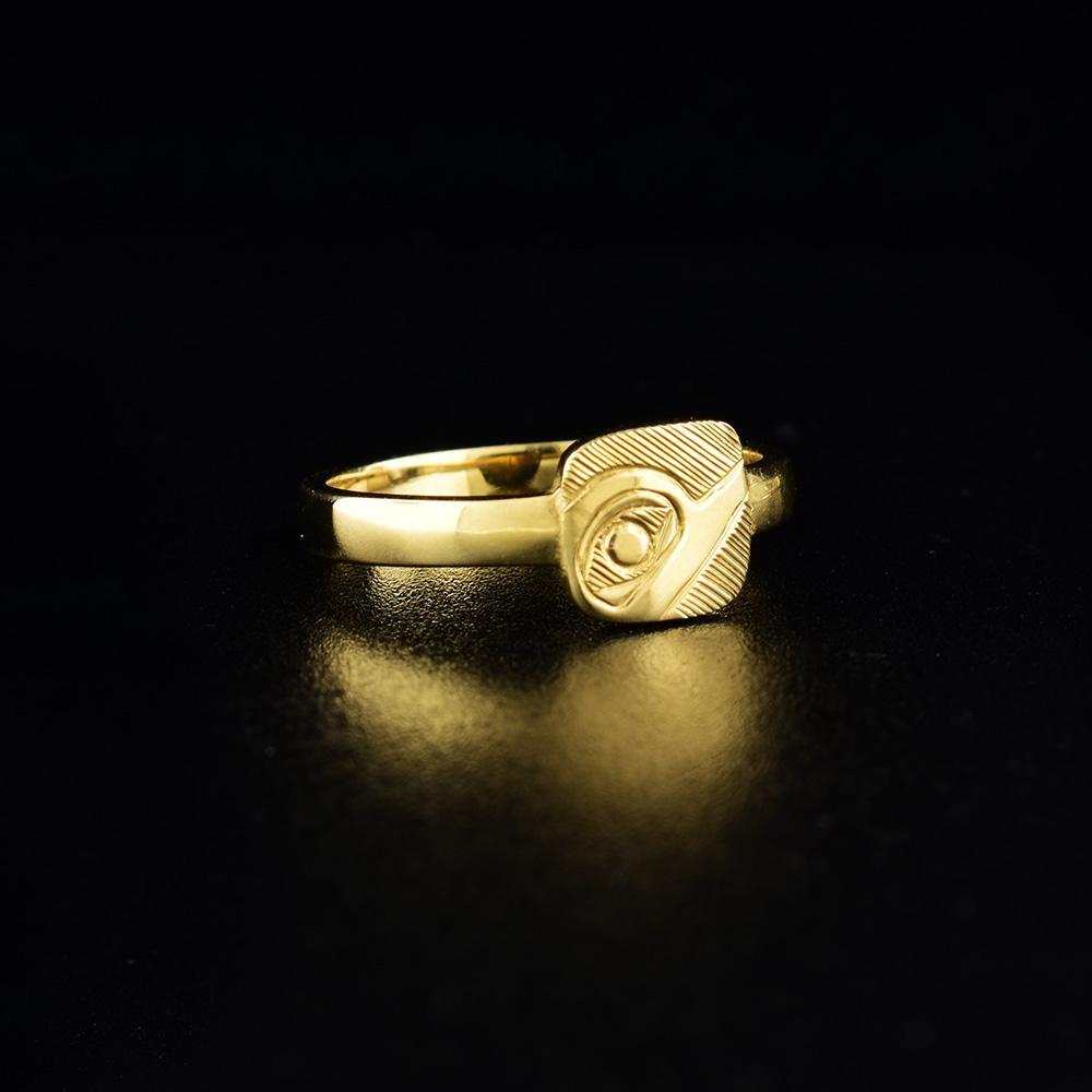 This gold Hummingbird ring has been made from solid 14K gold and has a small, square signet. There is a depiction of the Hummingbird carved into the surface of the signet.
