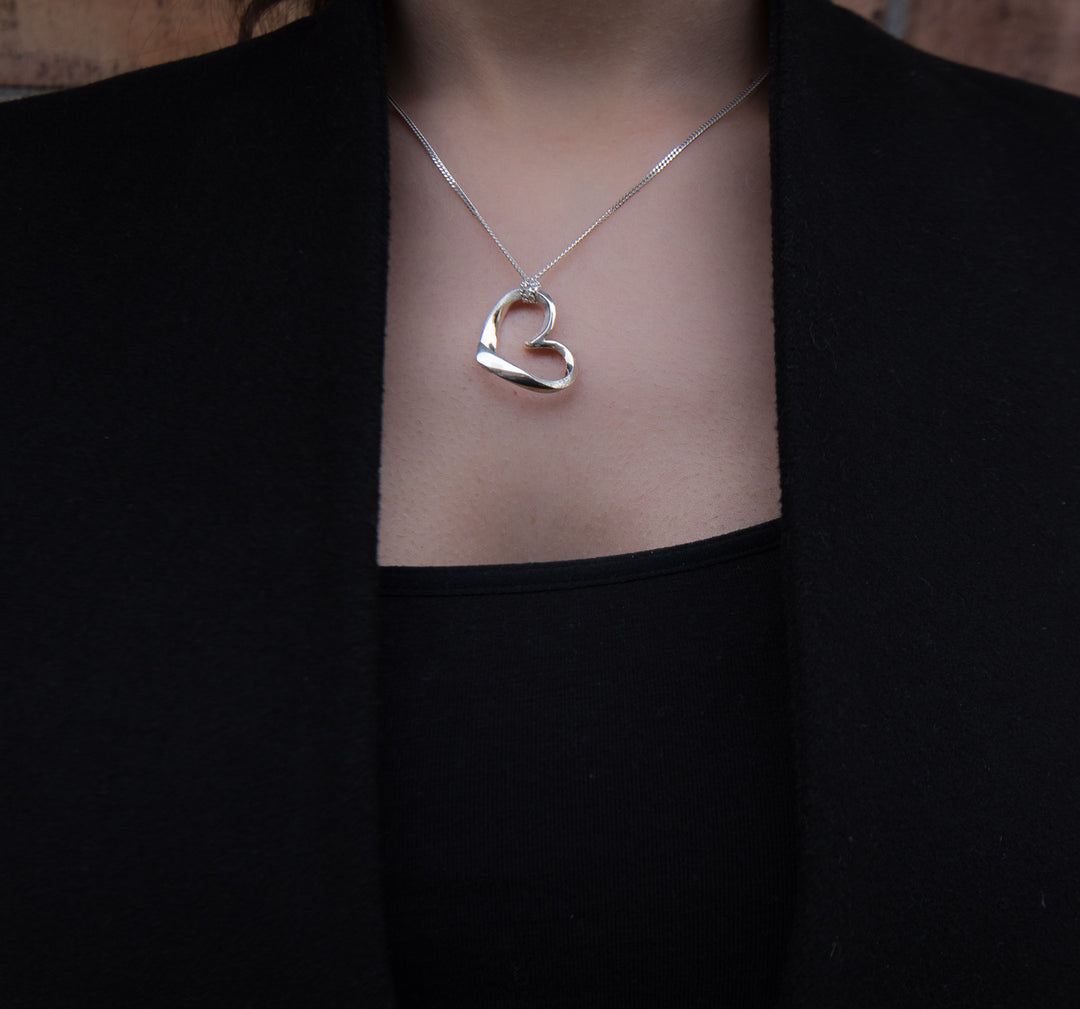 Infinity Heart Pendant - Artina's Jewellery