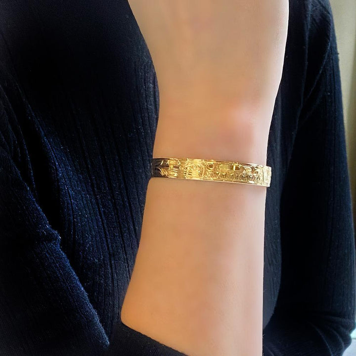 3/8” Gold Hummingbird Bracelet