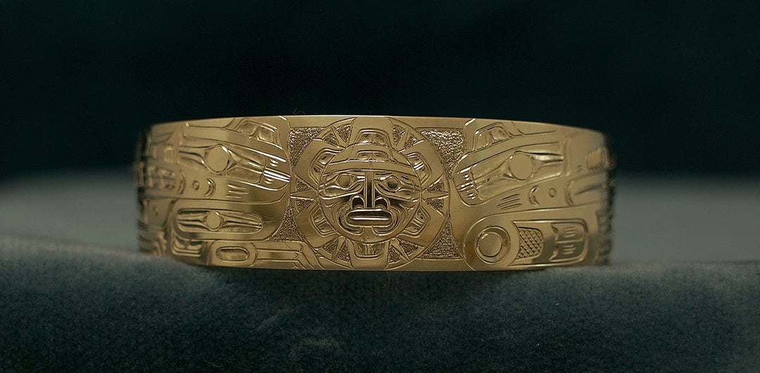 14K Gold 3/4" Wolf, Sun, and Raven Bracelet - Artina's Jewellery